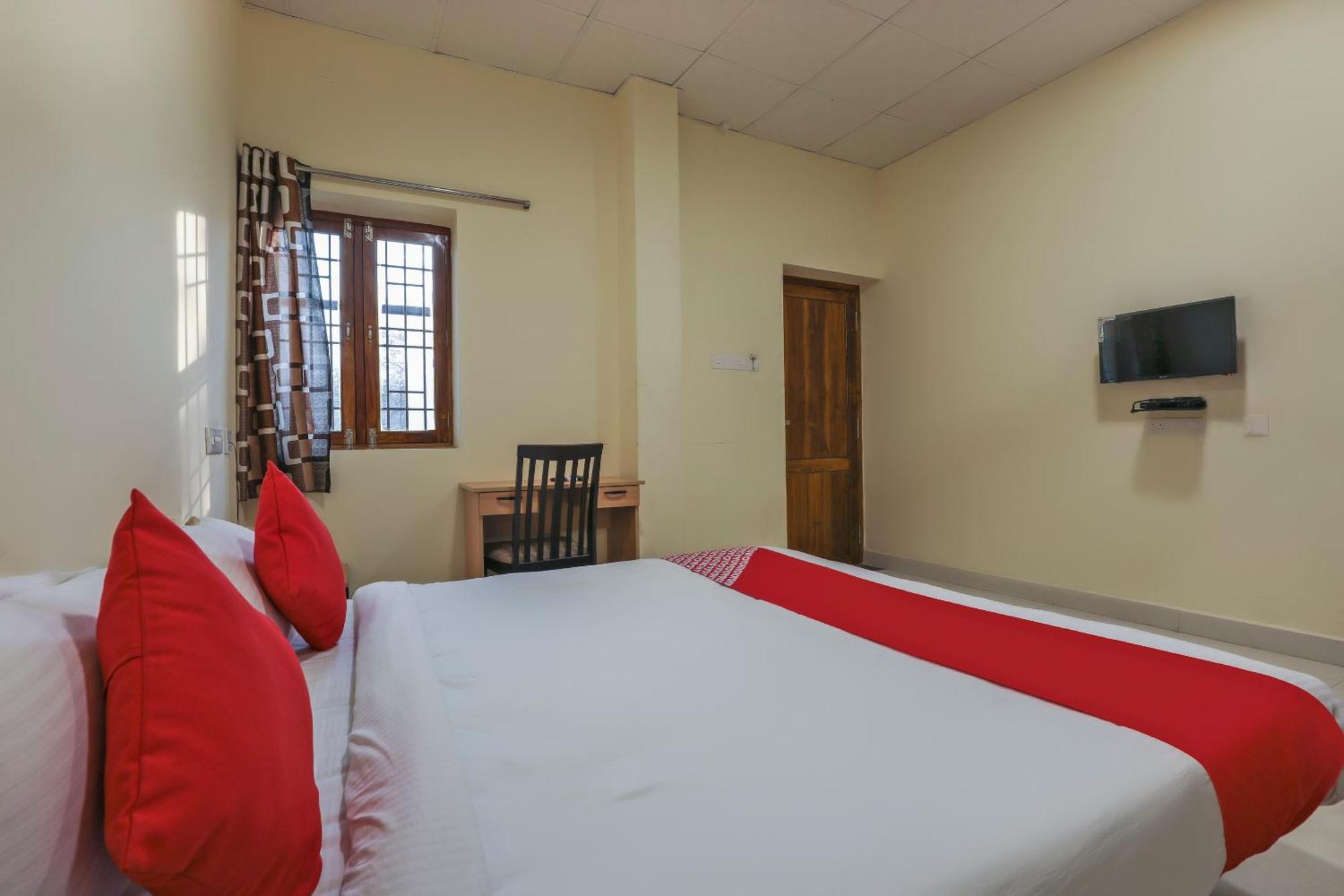 Hotel O Om Sakthi Hotel Puducherry Buitenkant foto