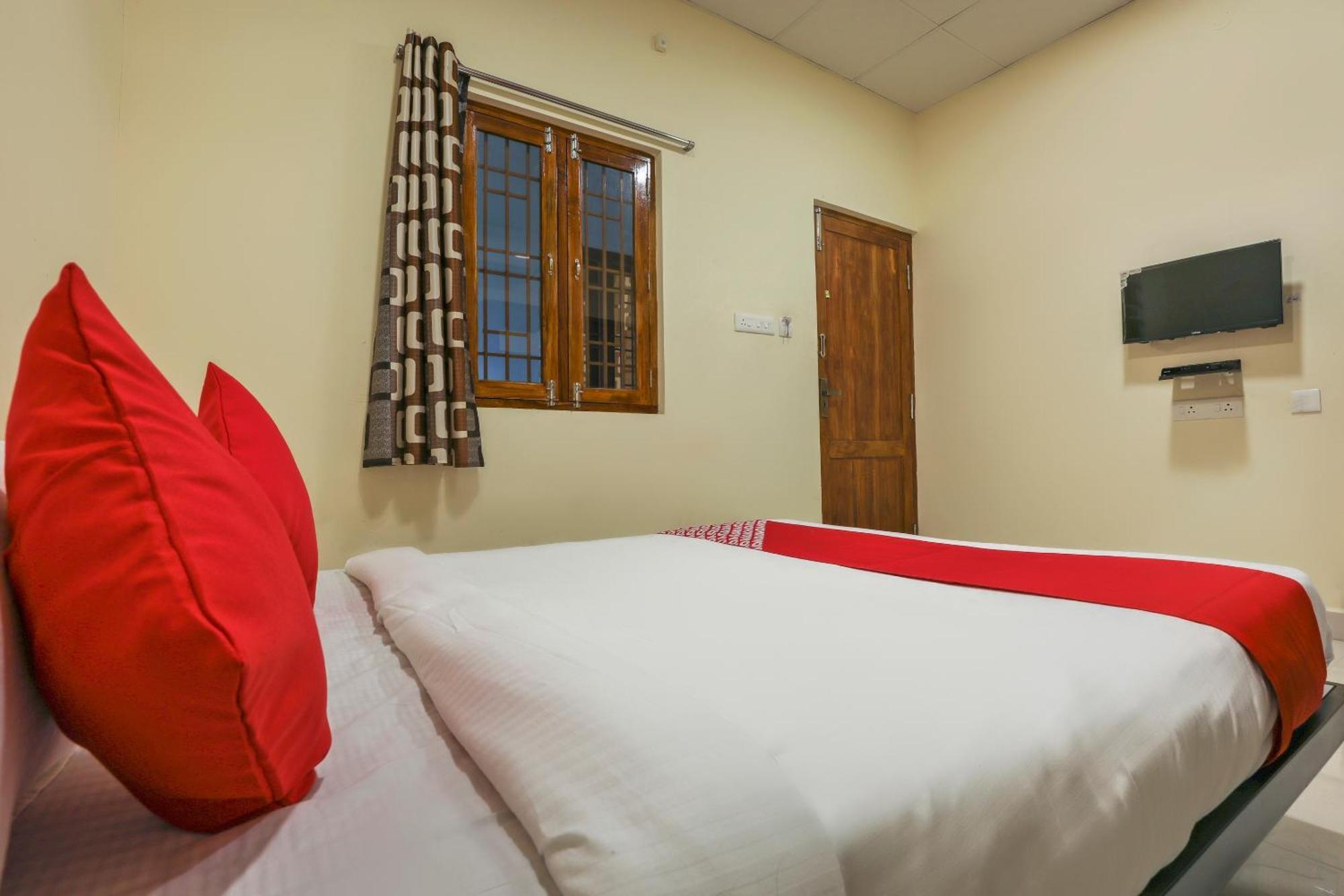 Hotel O Om Sakthi Hotel Puducherry Buitenkant foto