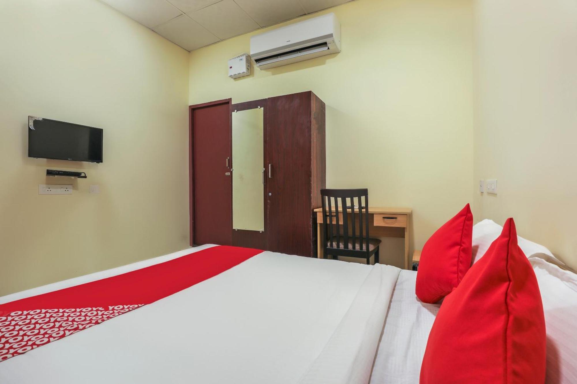 Hotel O Om Sakthi Hotel Puducherry Buitenkant foto