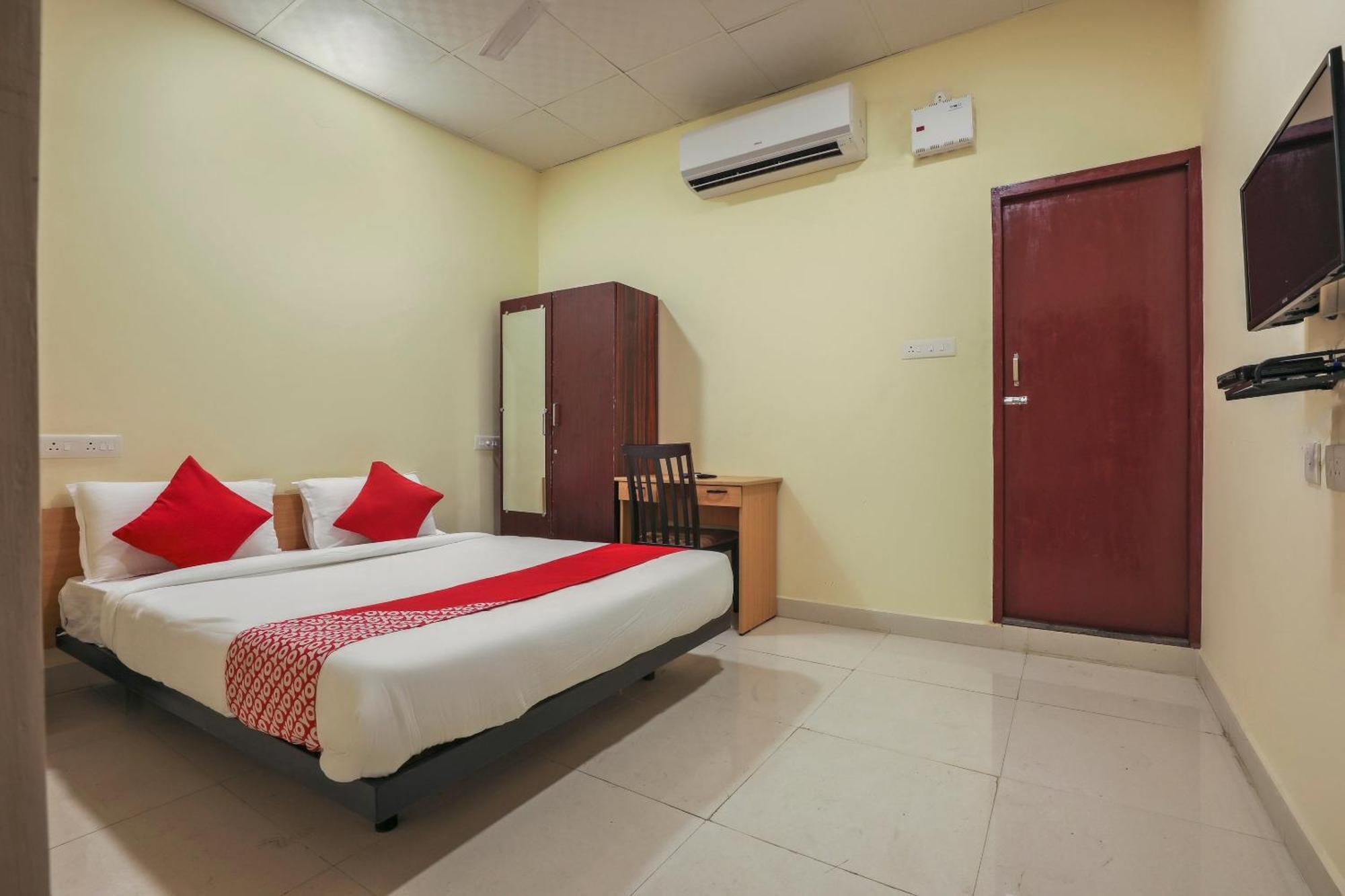 Hotel O Om Sakthi Hotel Puducherry Buitenkant foto