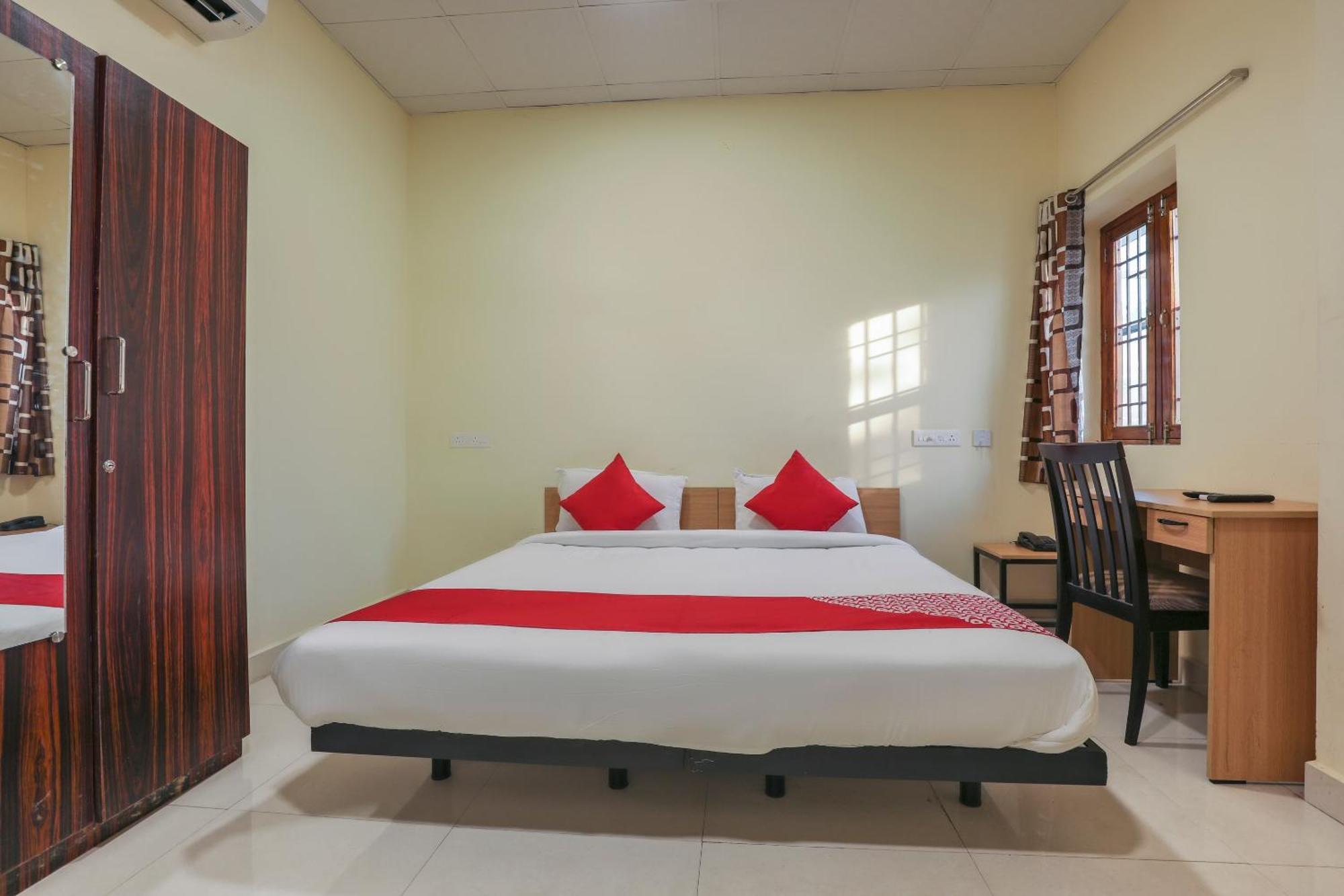 Hotel O Om Sakthi Hotel Puducherry Buitenkant foto