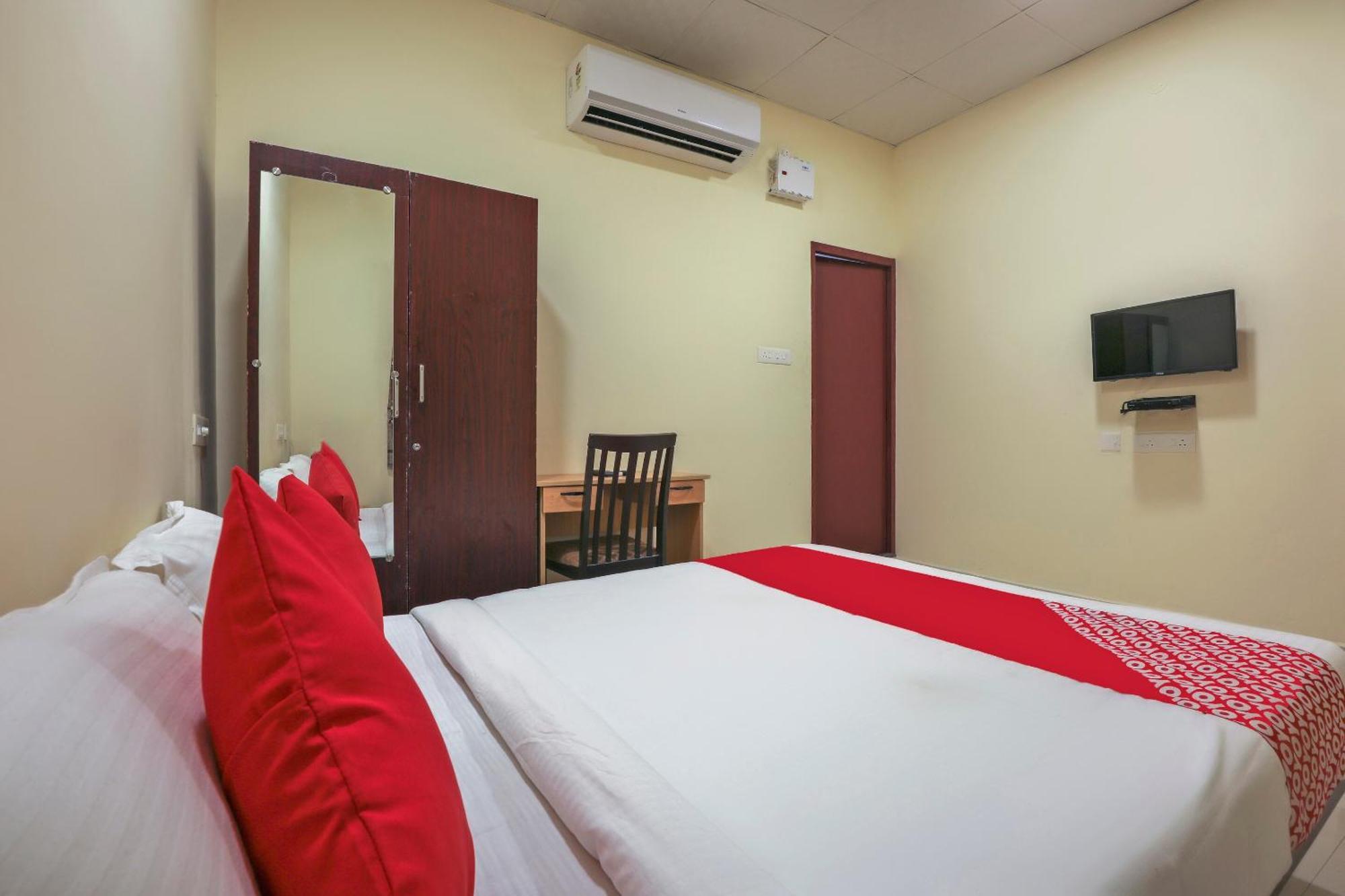 Hotel O Om Sakthi Hotel Puducherry Buitenkant foto