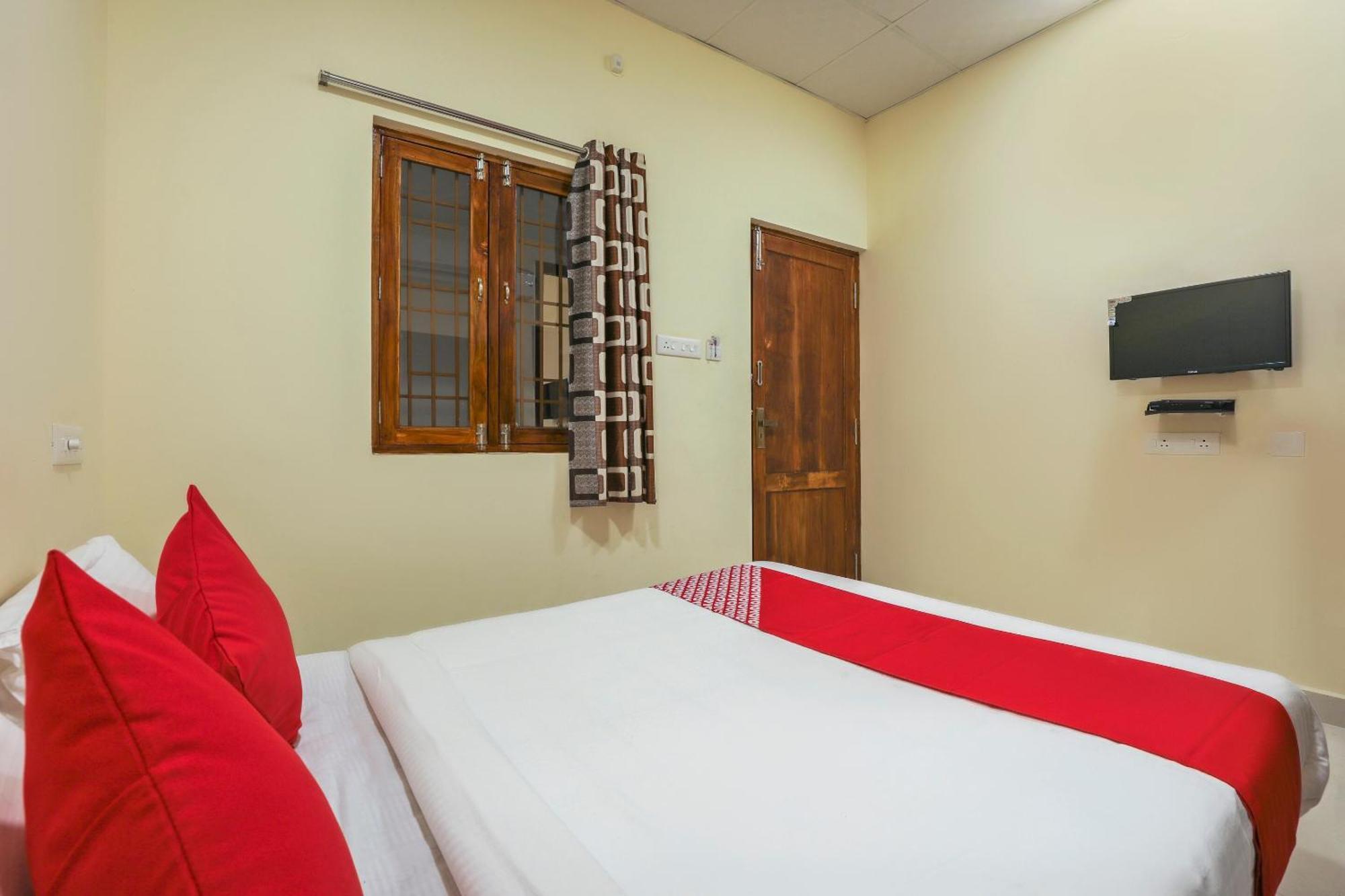 Hotel O Om Sakthi Hotel Puducherry Buitenkant foto